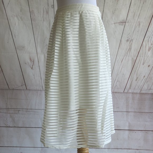 Missguided White Striped Sheer Mesh Pleated Fully Lined Skirt - Size 2 US/ 6 UK - Picture 1 of 7
